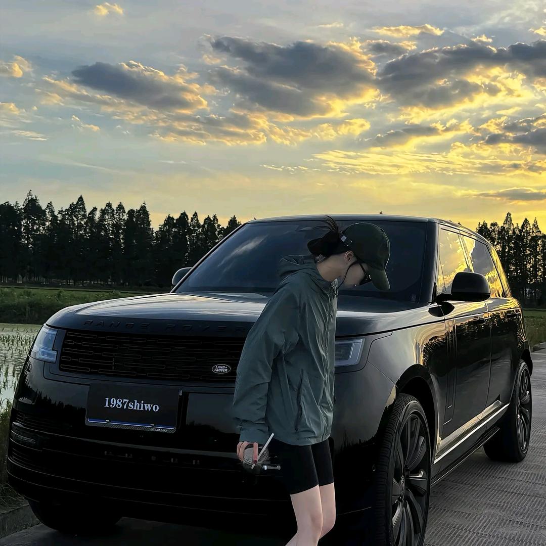 又菜又爱玩的老板娘🌻
