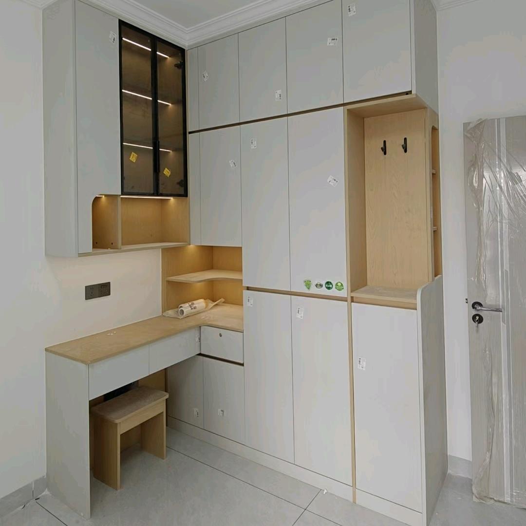 博轩全屋定制衣柜酒柜