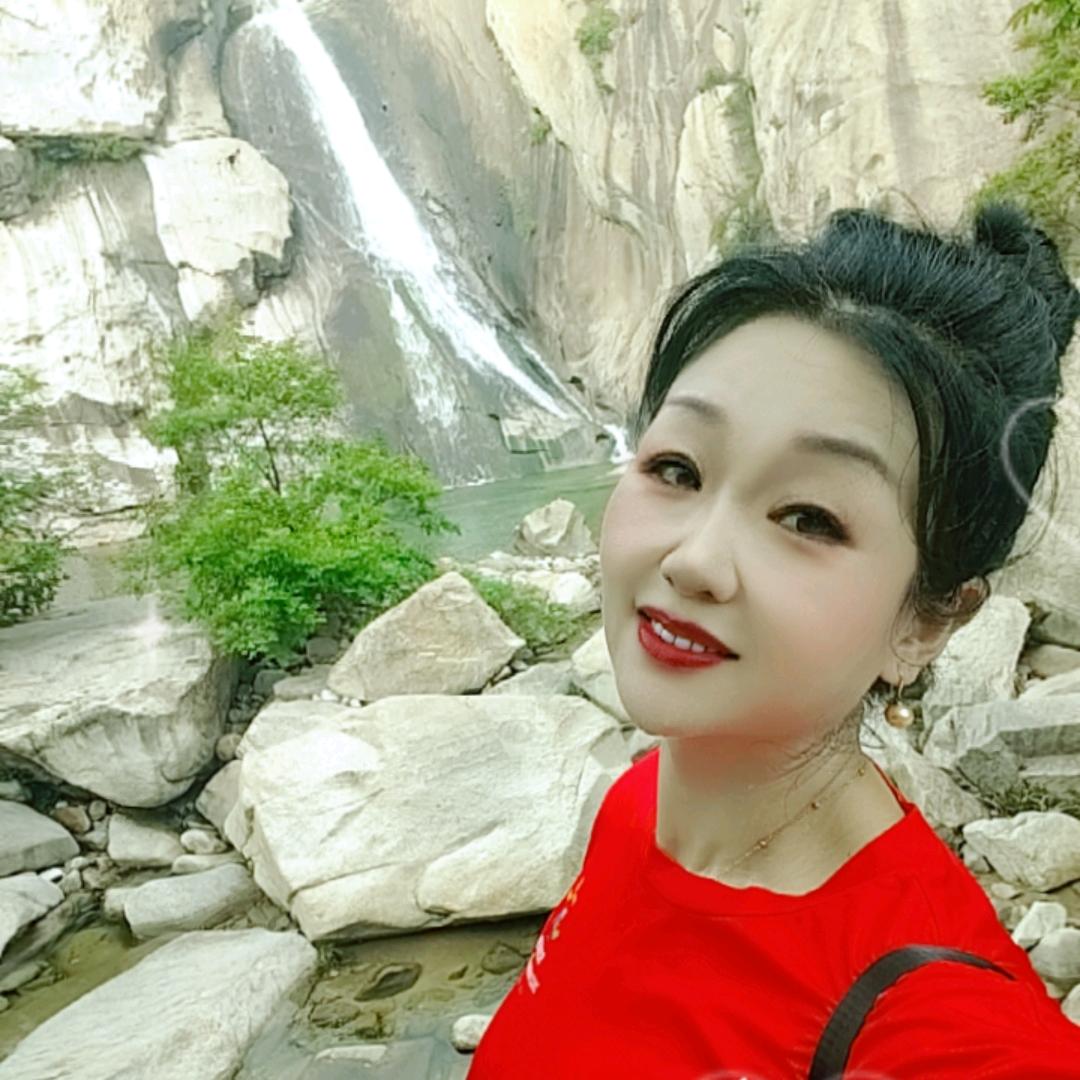 开心快乐运动小姐姐