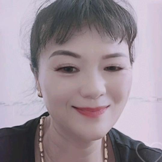 辉辉，