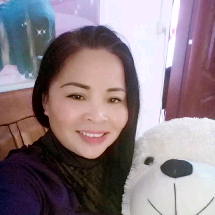 HOA HONG DEN🌹🌹🌹🌹