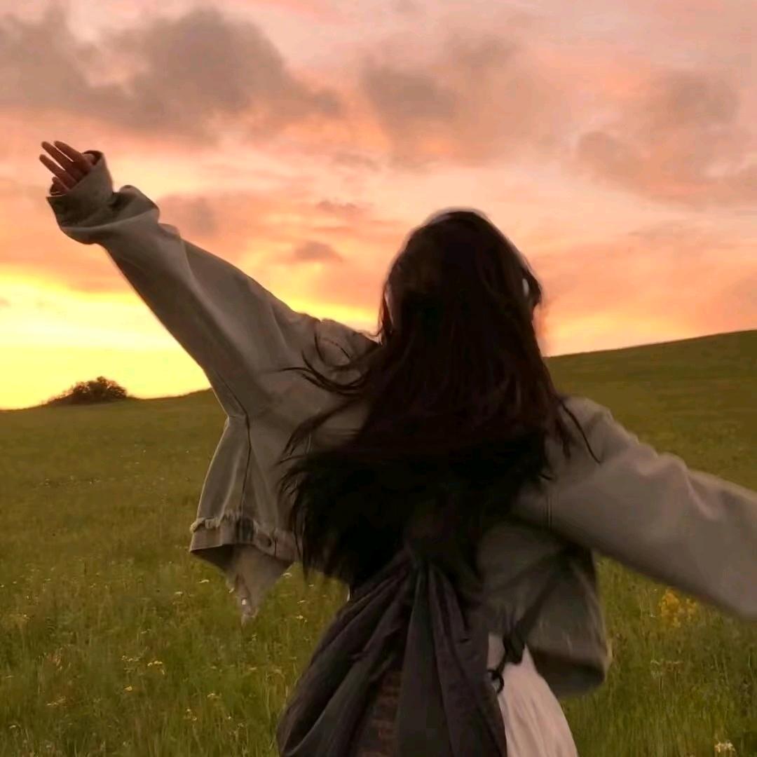 捞起月亮的渔民