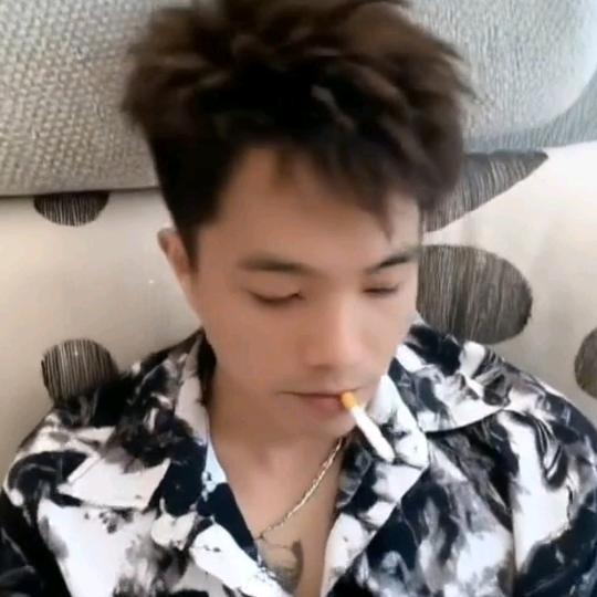 套马的汉子🌚℃