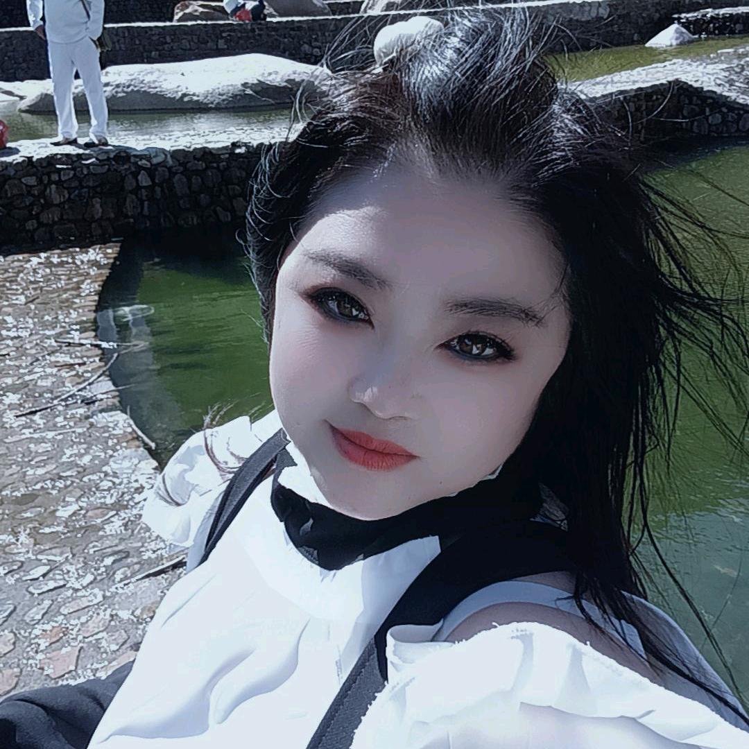 天山雪莲，阿霞