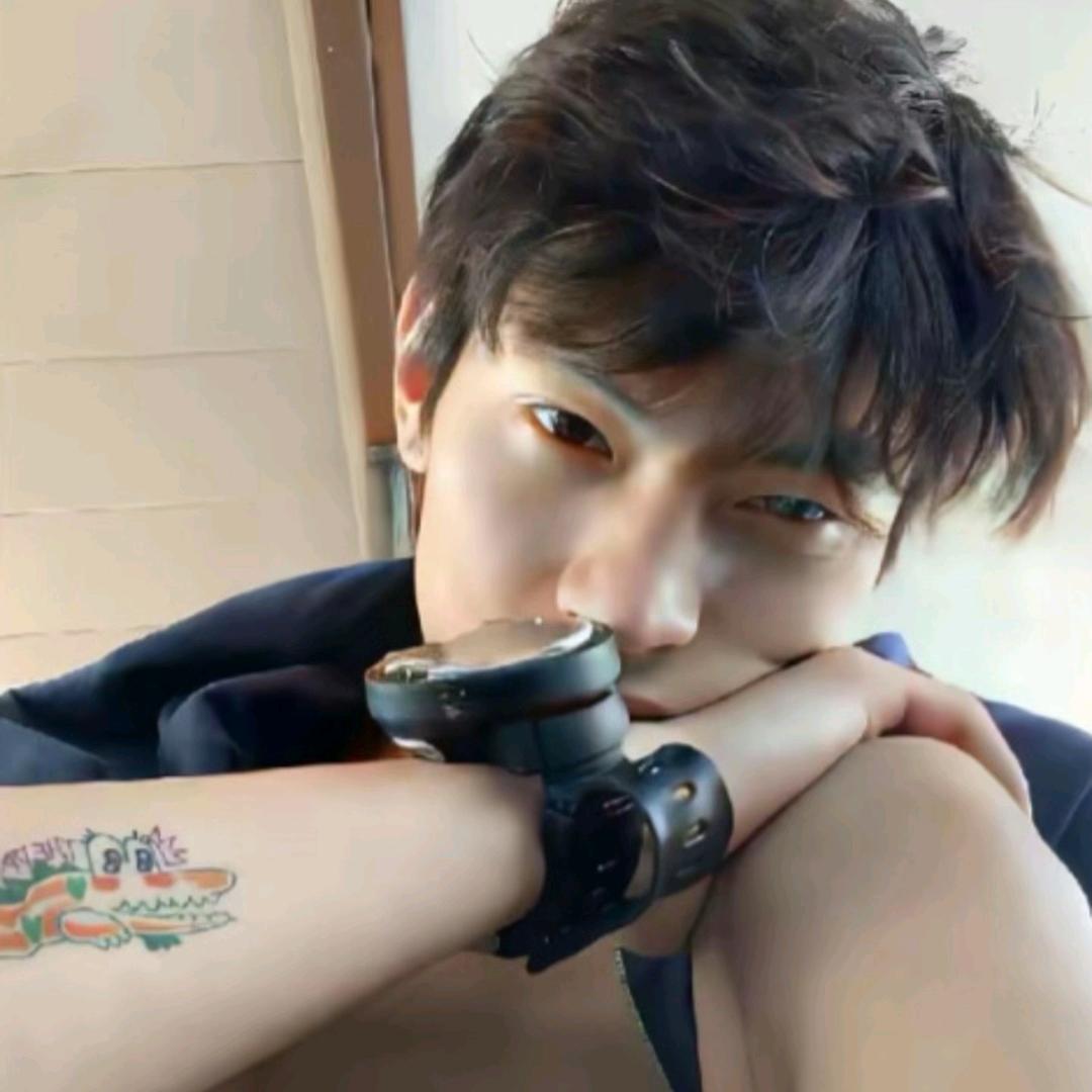 被雨淋湿的冰美式