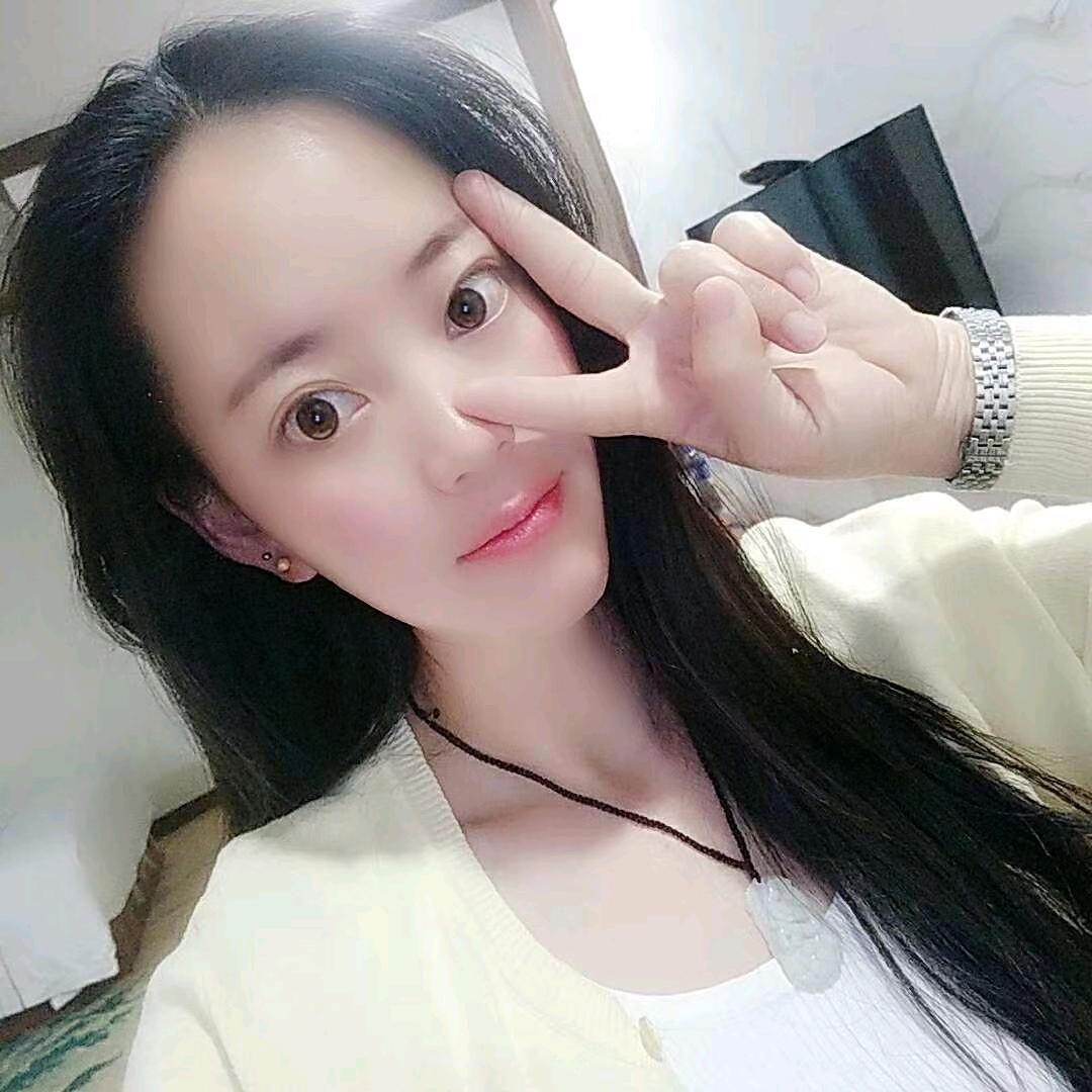 张影.