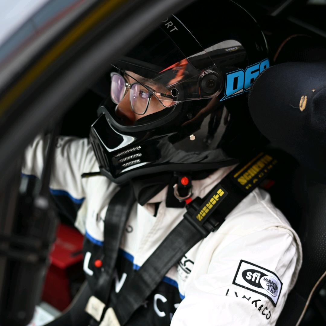 极地气旋的小世界