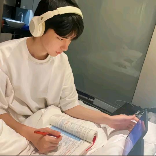 狗崽崽很喜欢狗哥