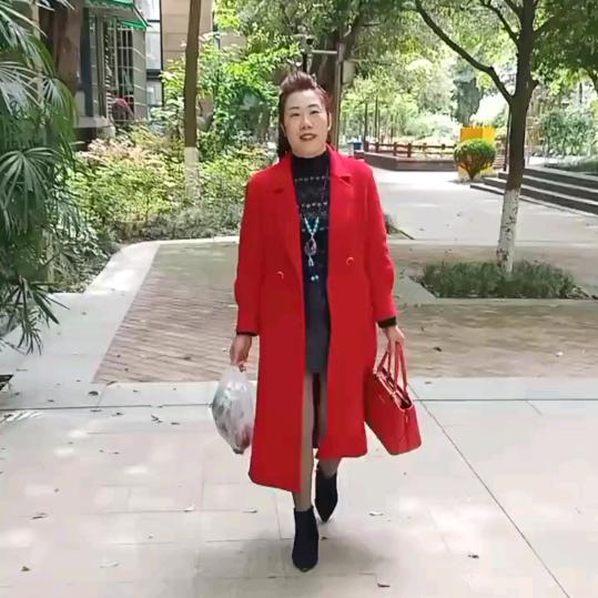 施姐