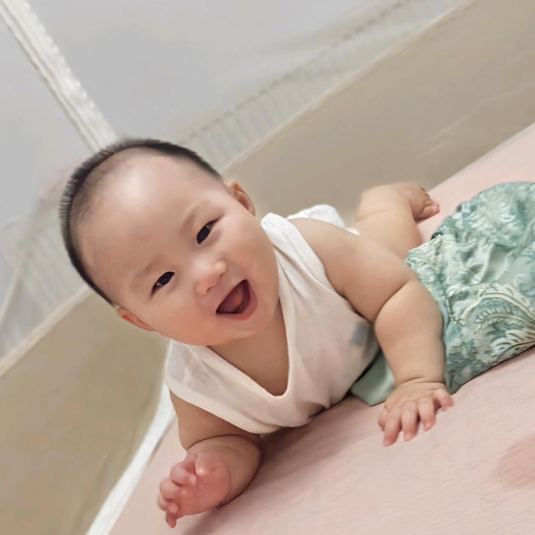 桃半仙的小呀小汉堡