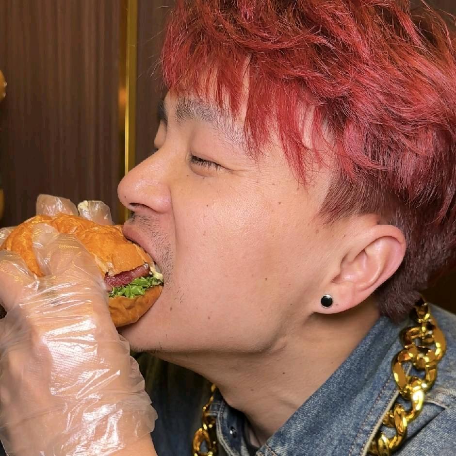 月薪0.36万的影帝