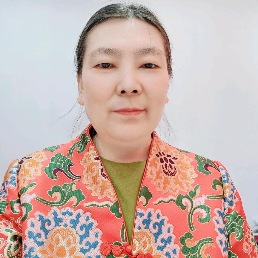 霓尚华服定制店