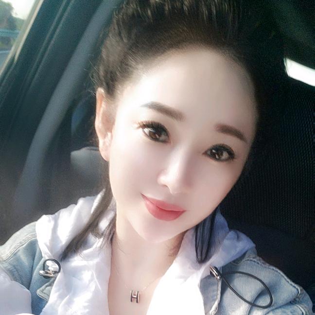 华