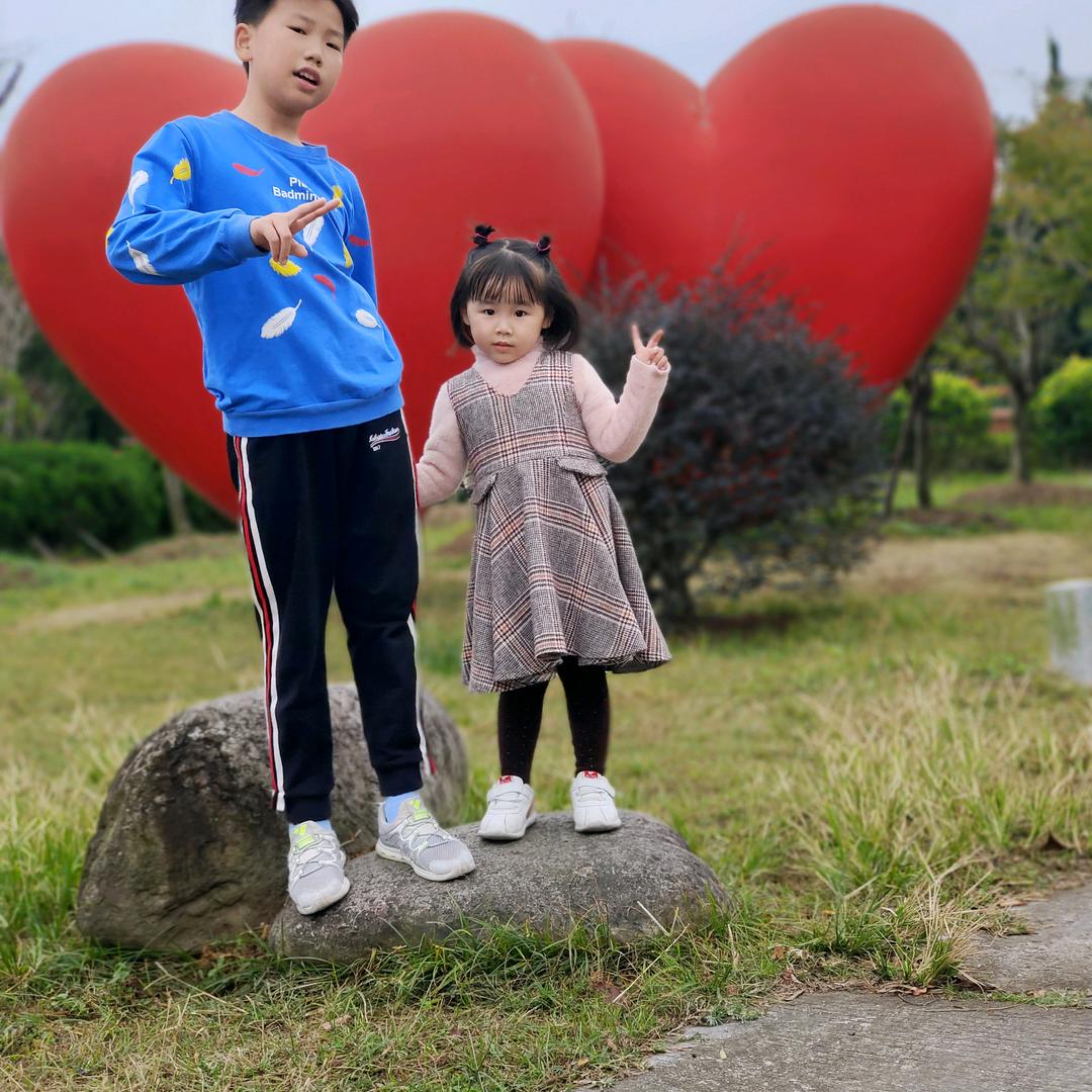 开腾势卖大闸蟹的老阿姨