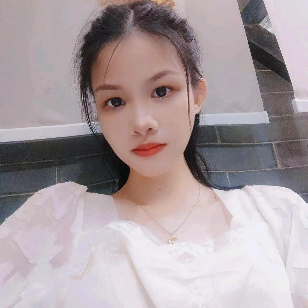 爱吃香菜的小卢