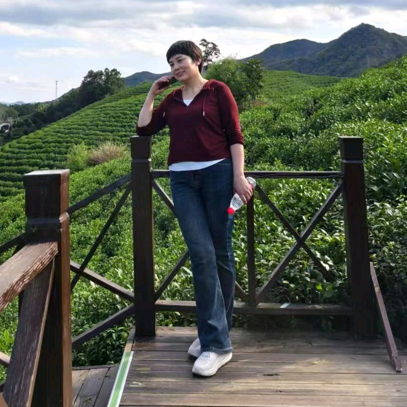 在信阳卖热干面的宋丽