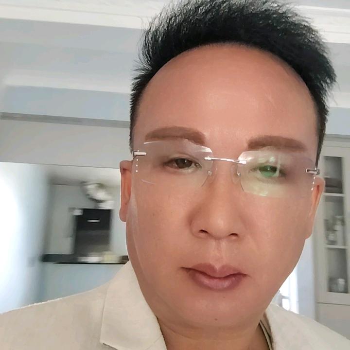 龍门客栈酒店刘总