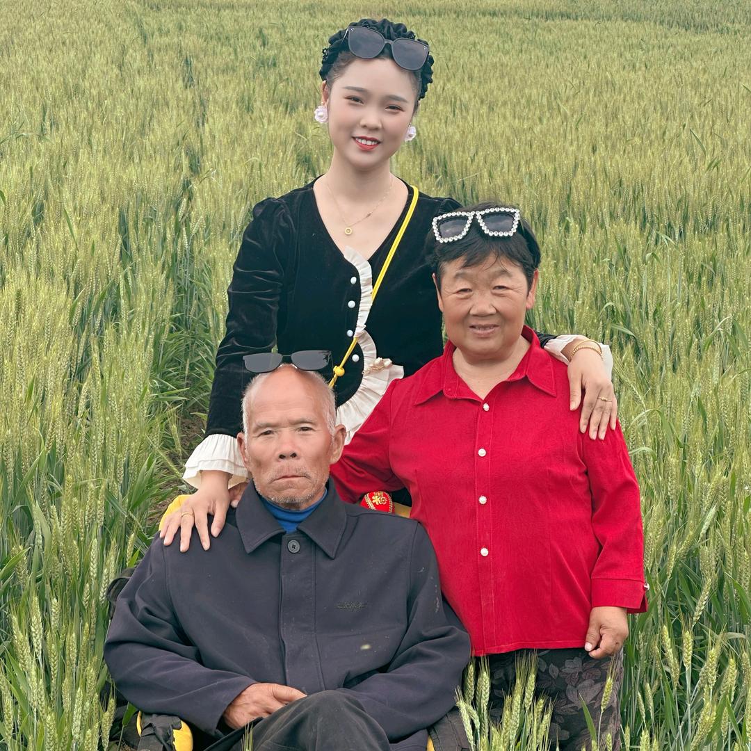 乐观的莹莹