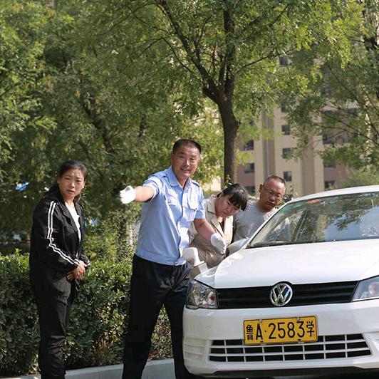 路桥驾校李教练