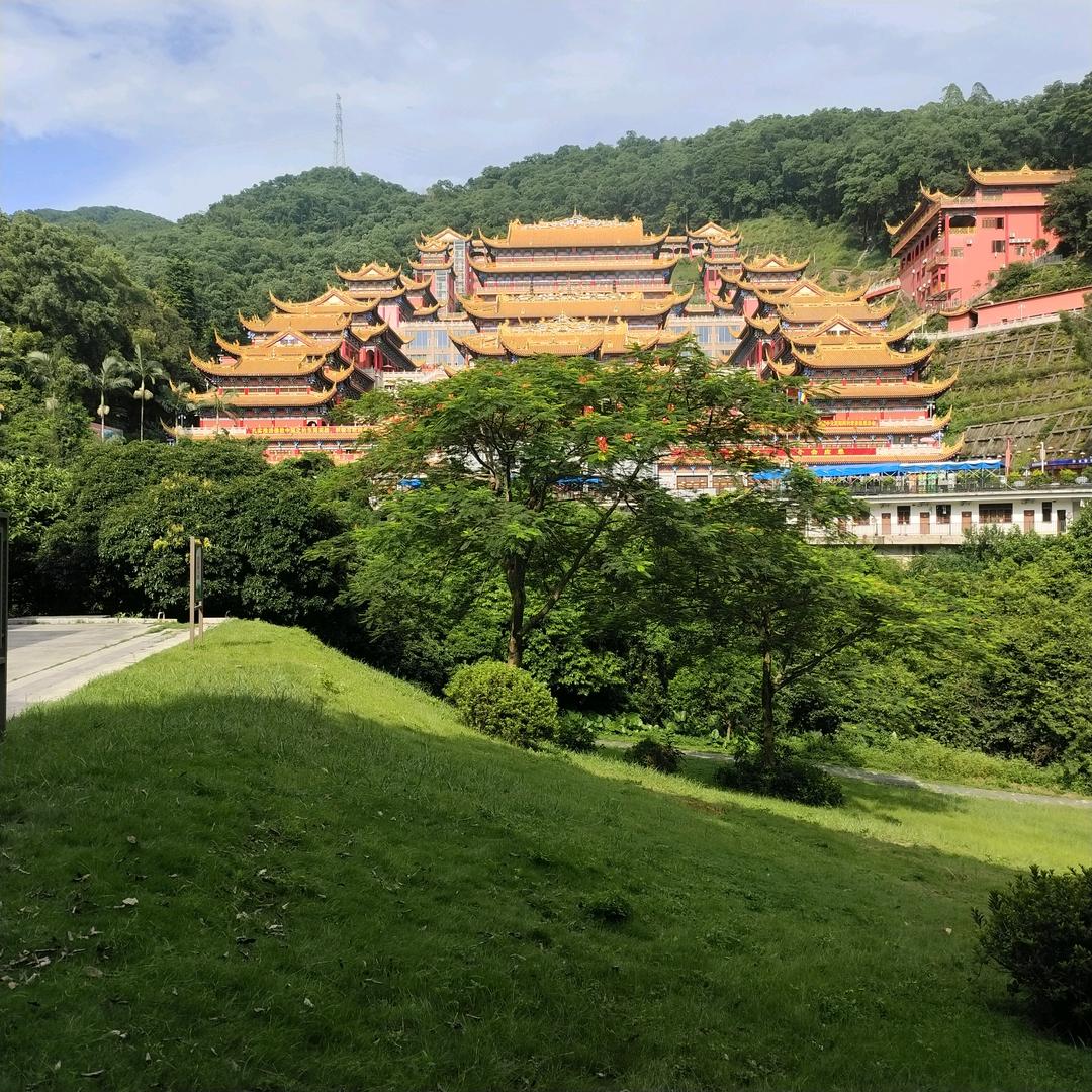 蓝火机车装备店