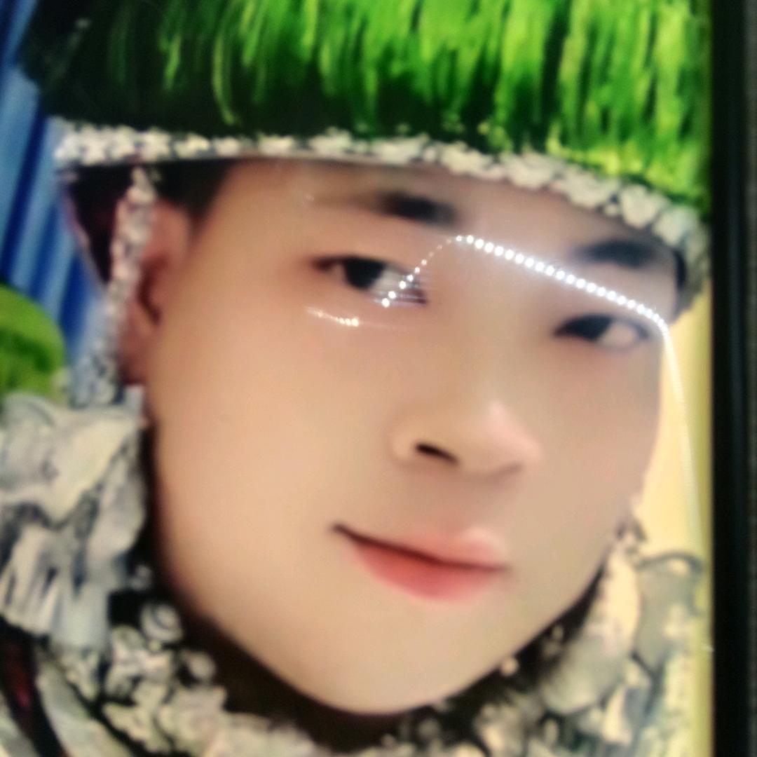 孤单一个人。😭😭