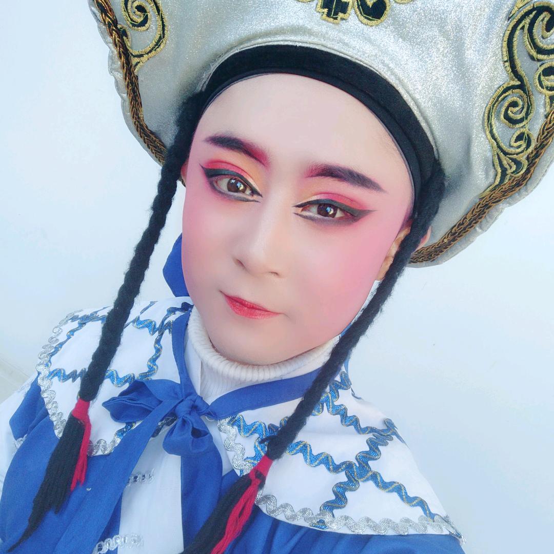 花鼓戏演员彭彭（拒绝连赞）