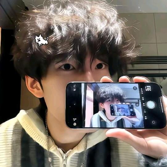 小兵从不晚睡🙈