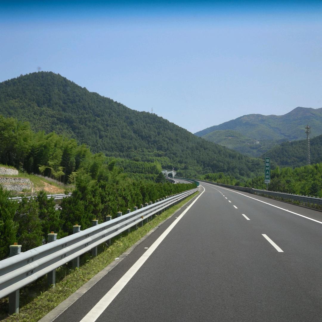 天下熙熙皆为利来，天下攘攘皆为利往