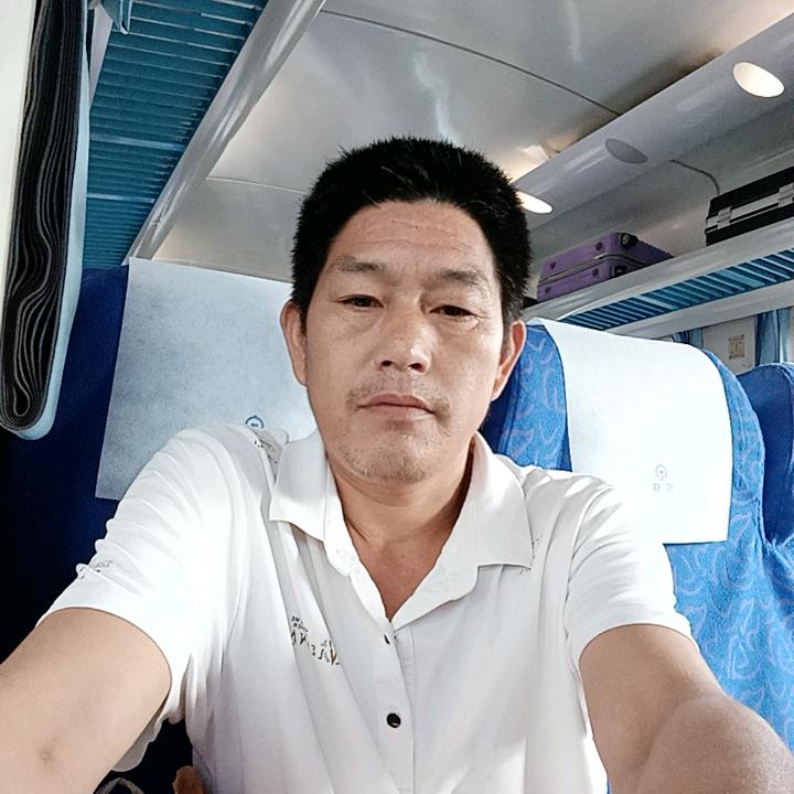 在外漂泊单身哥