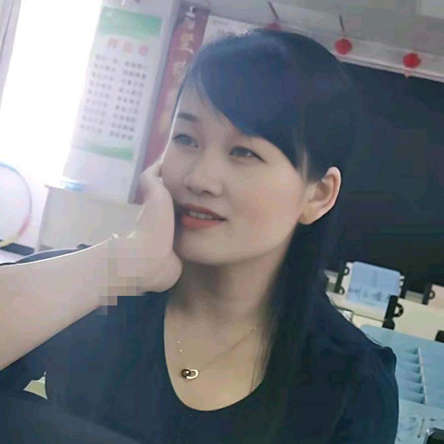 @辣妹子徐州酱香米线(宏泰世纪城南门)