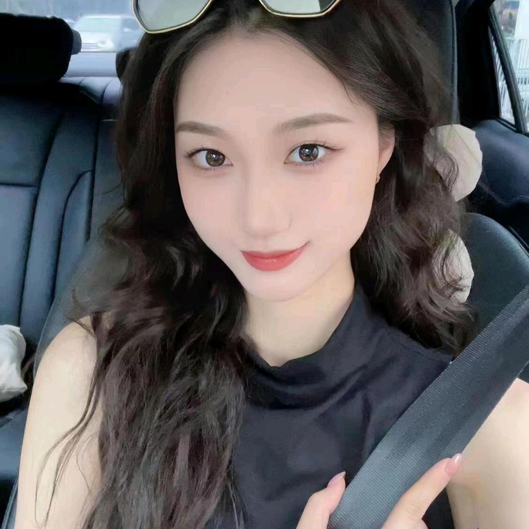 诗雅爱吃糖