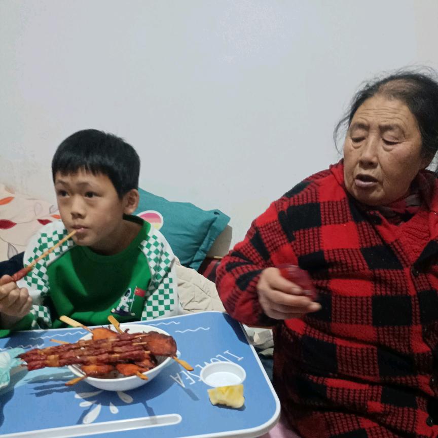 覃秦通讯