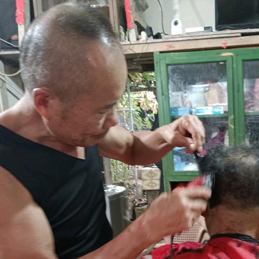 肖林金良理发店（地瓜加工作坊）