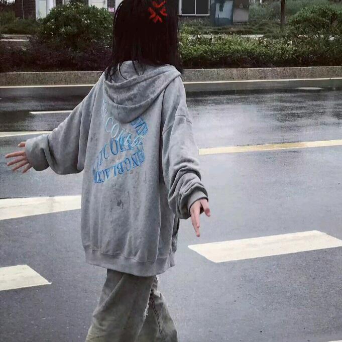 没人爱的一个人！