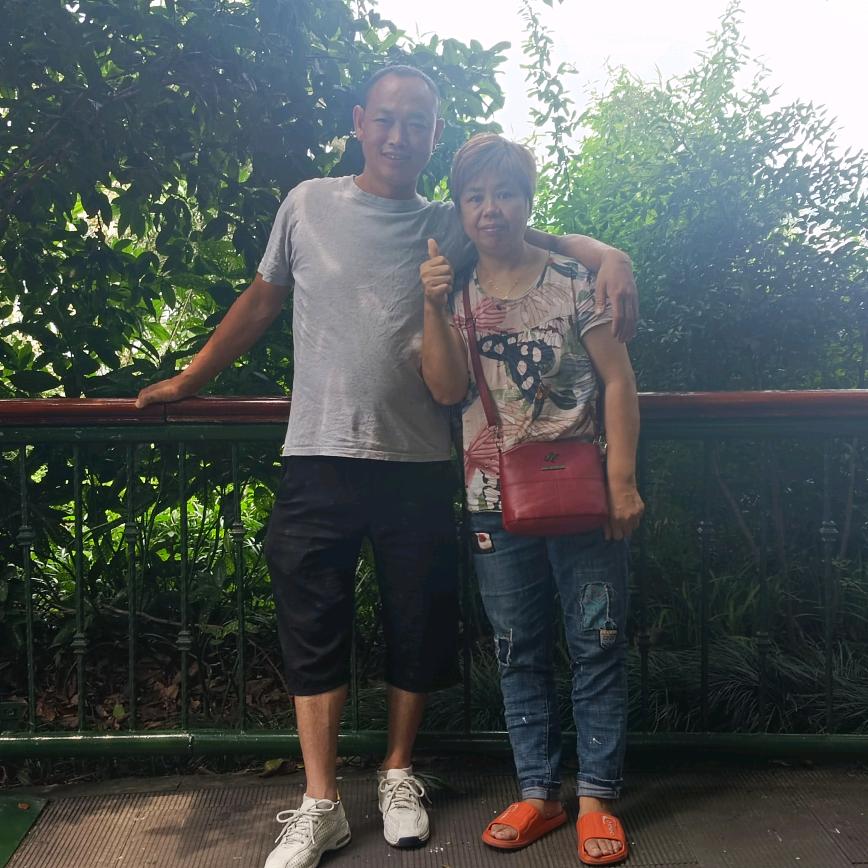 邓姐专业彩钢瓦