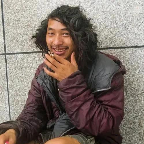 我，已不在年轻