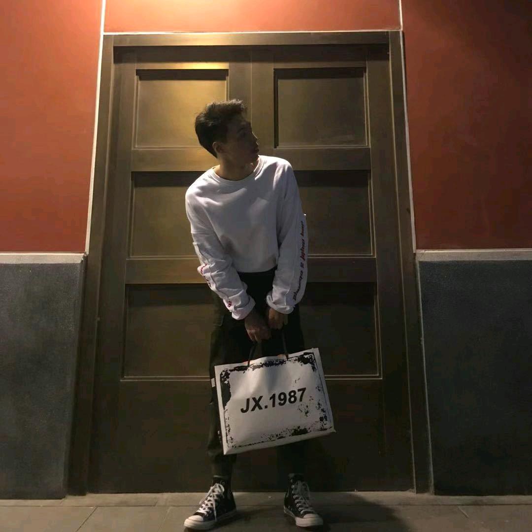 按快门的小杰