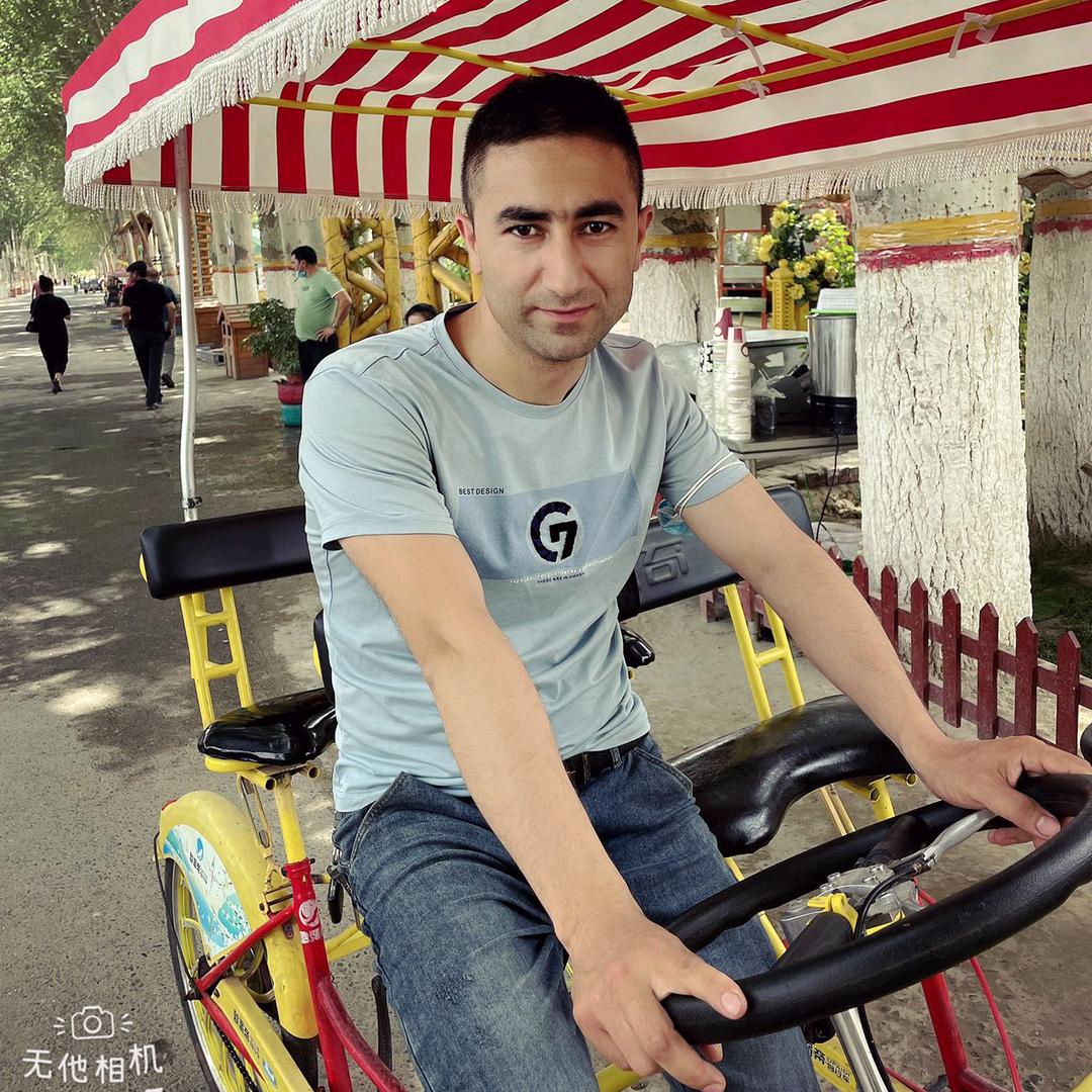 爱克尤力女士鞋店