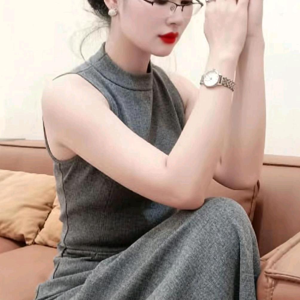 莉莉