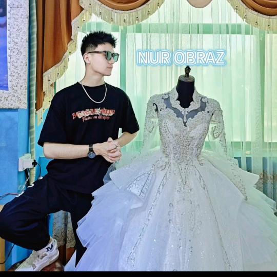NUR OBRAZ盘发王子
