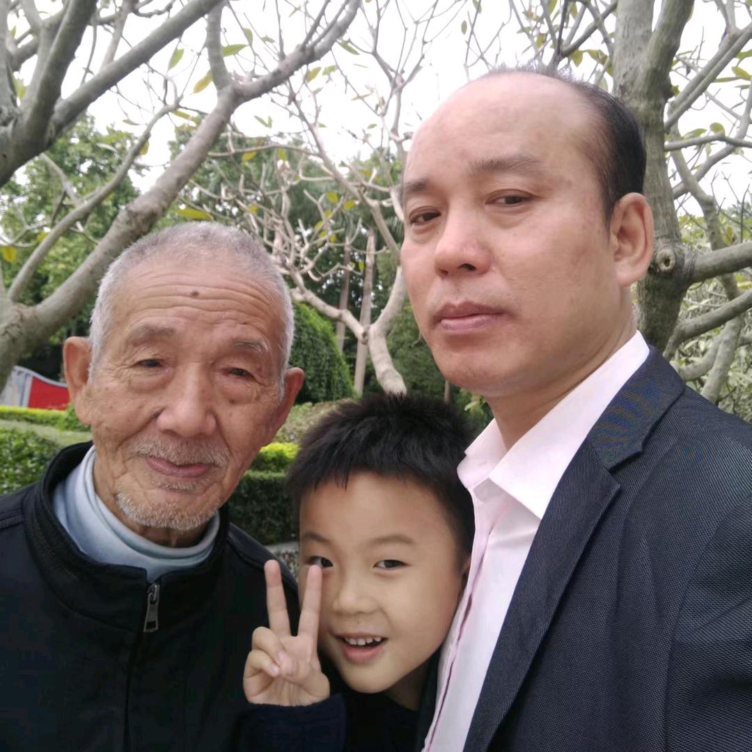 蓝球小子阿彧123