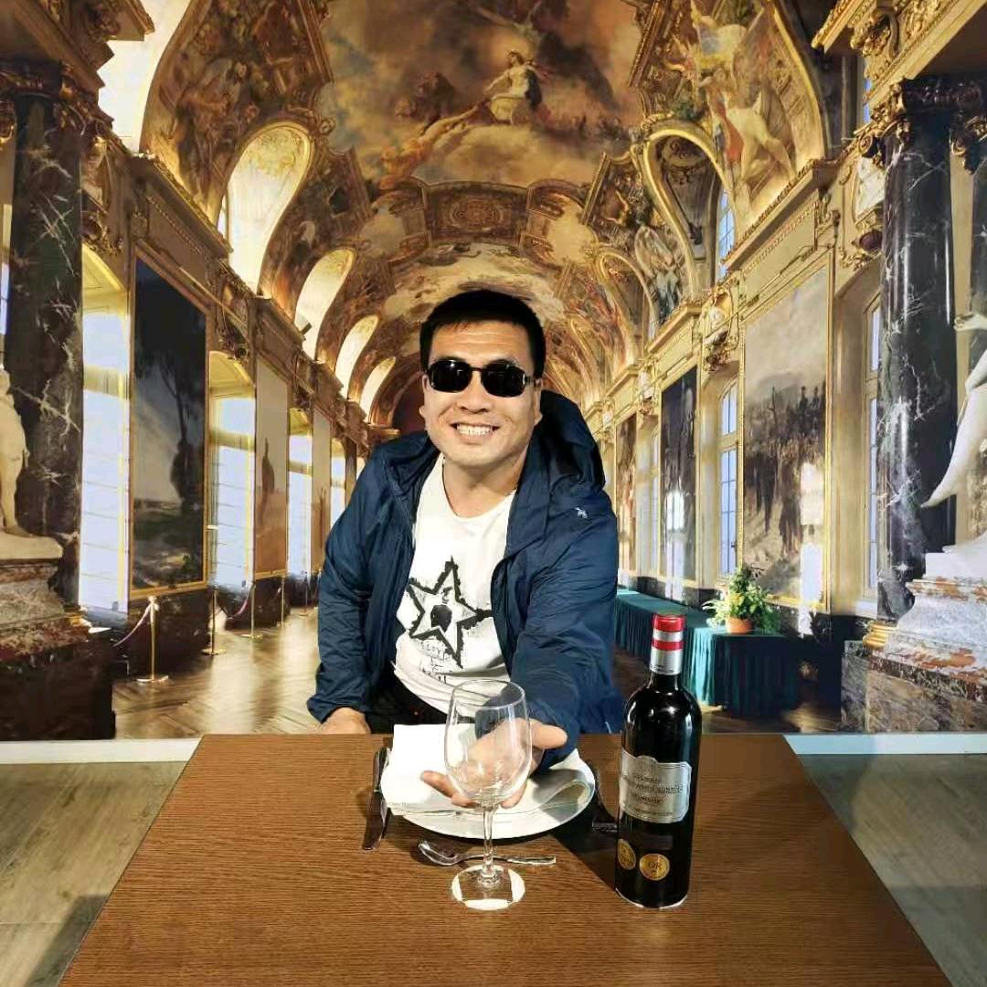 刘哥，乐游国际旅行社
