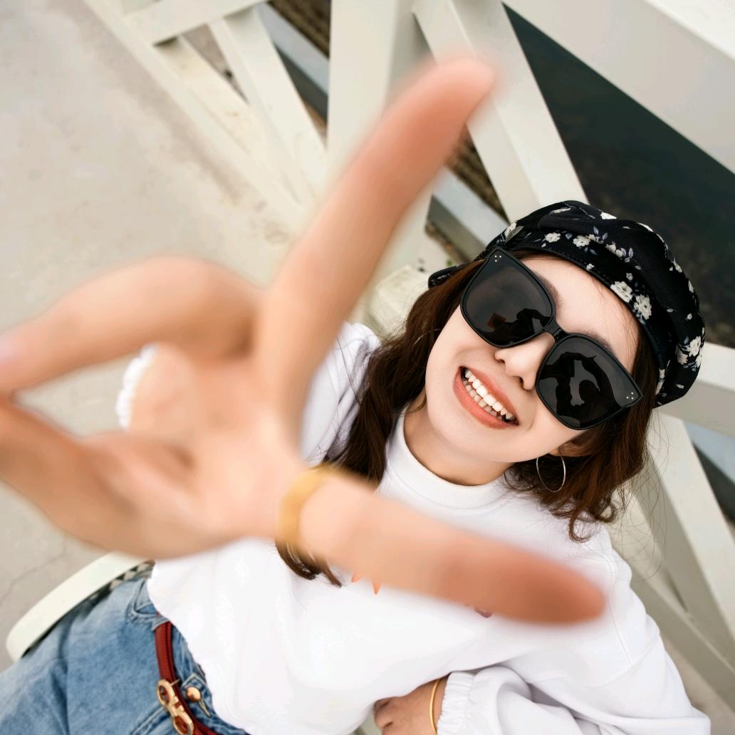 爱笑的晗小姐🌻