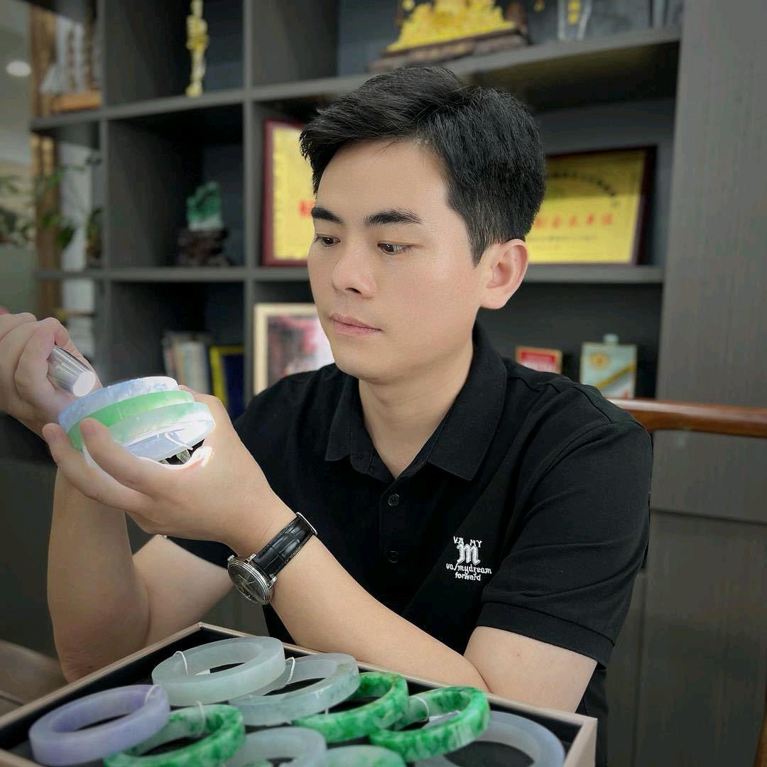 建政珠宝-女士翡翠手镯