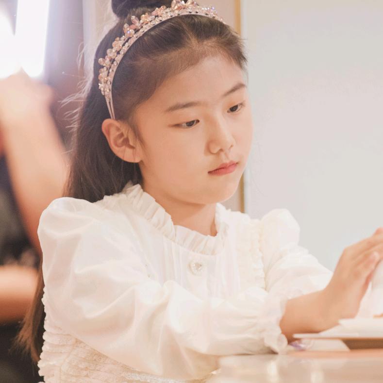 万一笑语言艺术