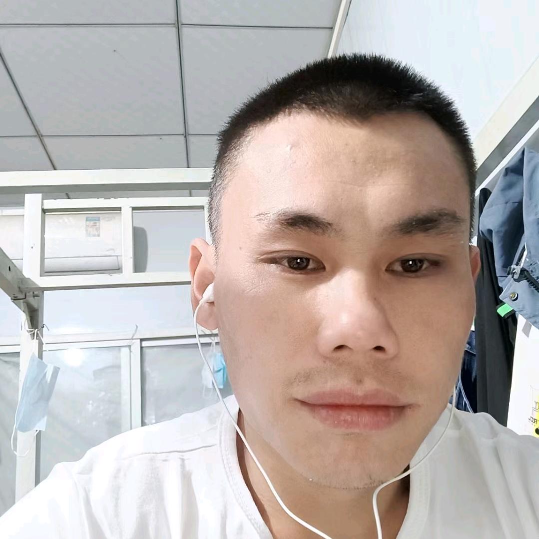狂风中💘漫步