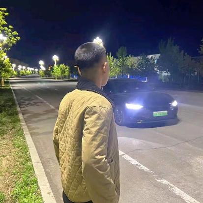 j小黑.