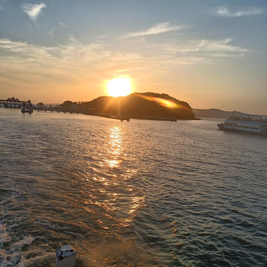 王明