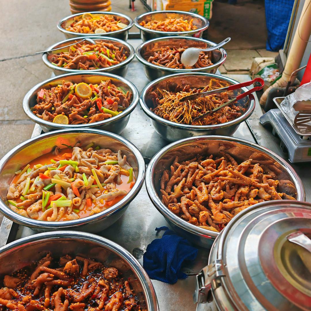 卤滋鲜二中鸡脚