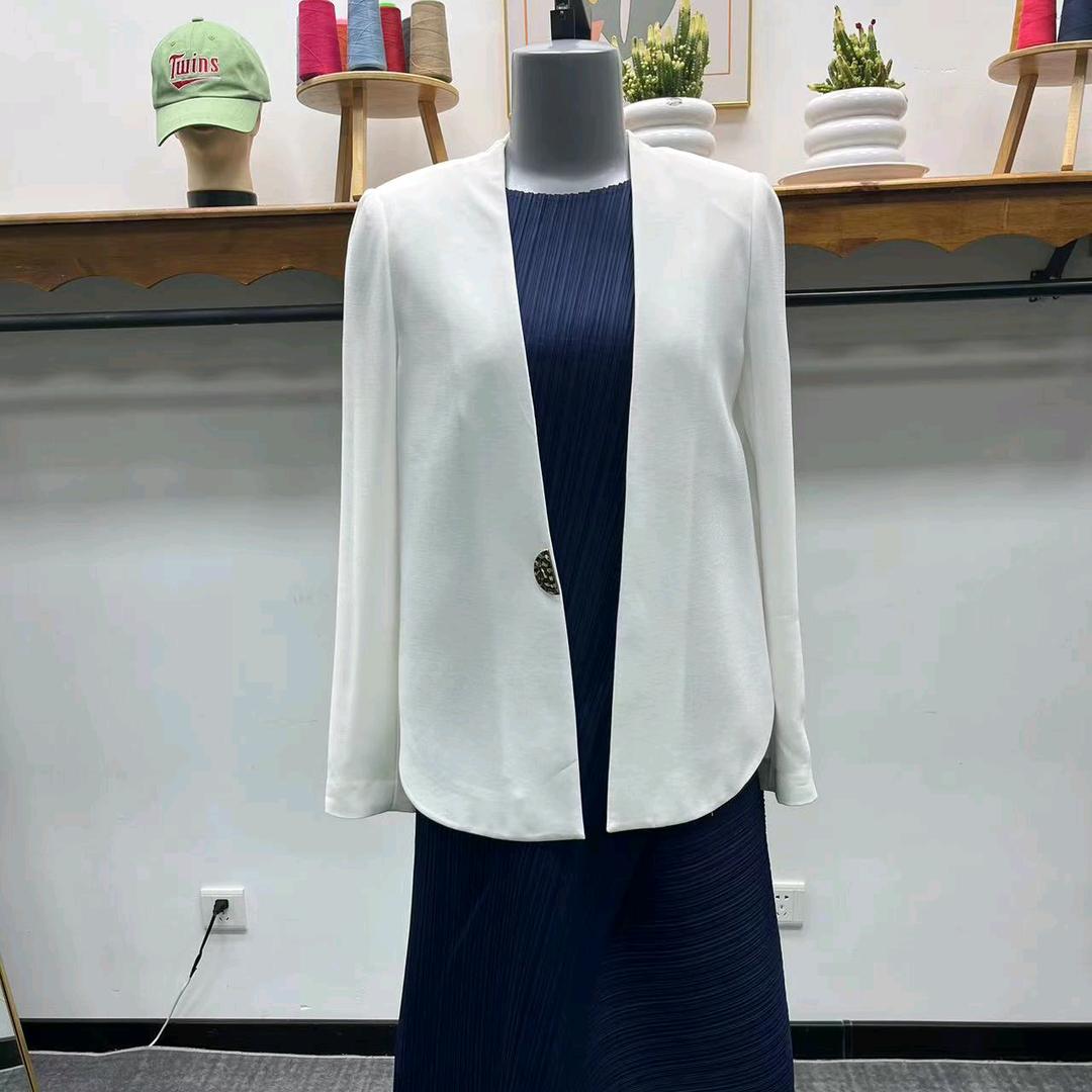 大连莱诺妮工厂店